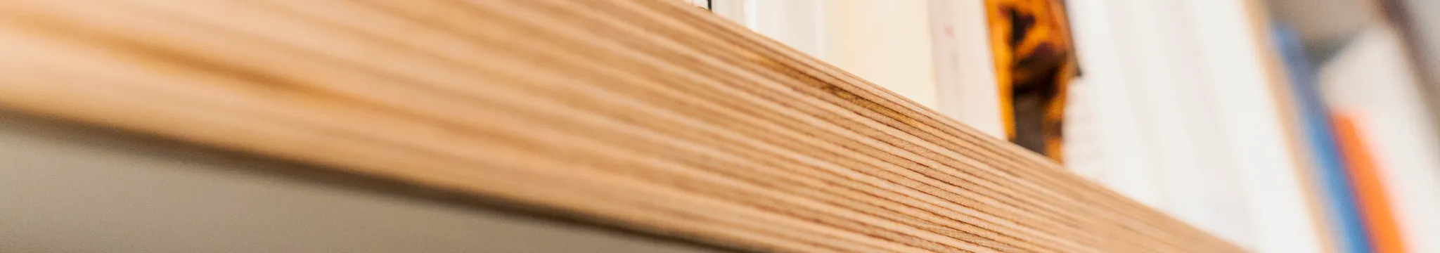 Bücherregal aus Multiplex mit weißer HPL-Oberfläche – Bild 5